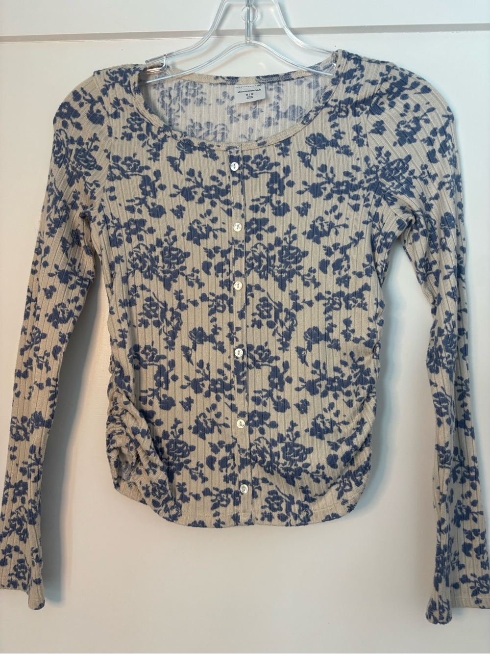 abercrombie kids Beige Ribbed Button-Front Top with Blue Floral Print size 11-12